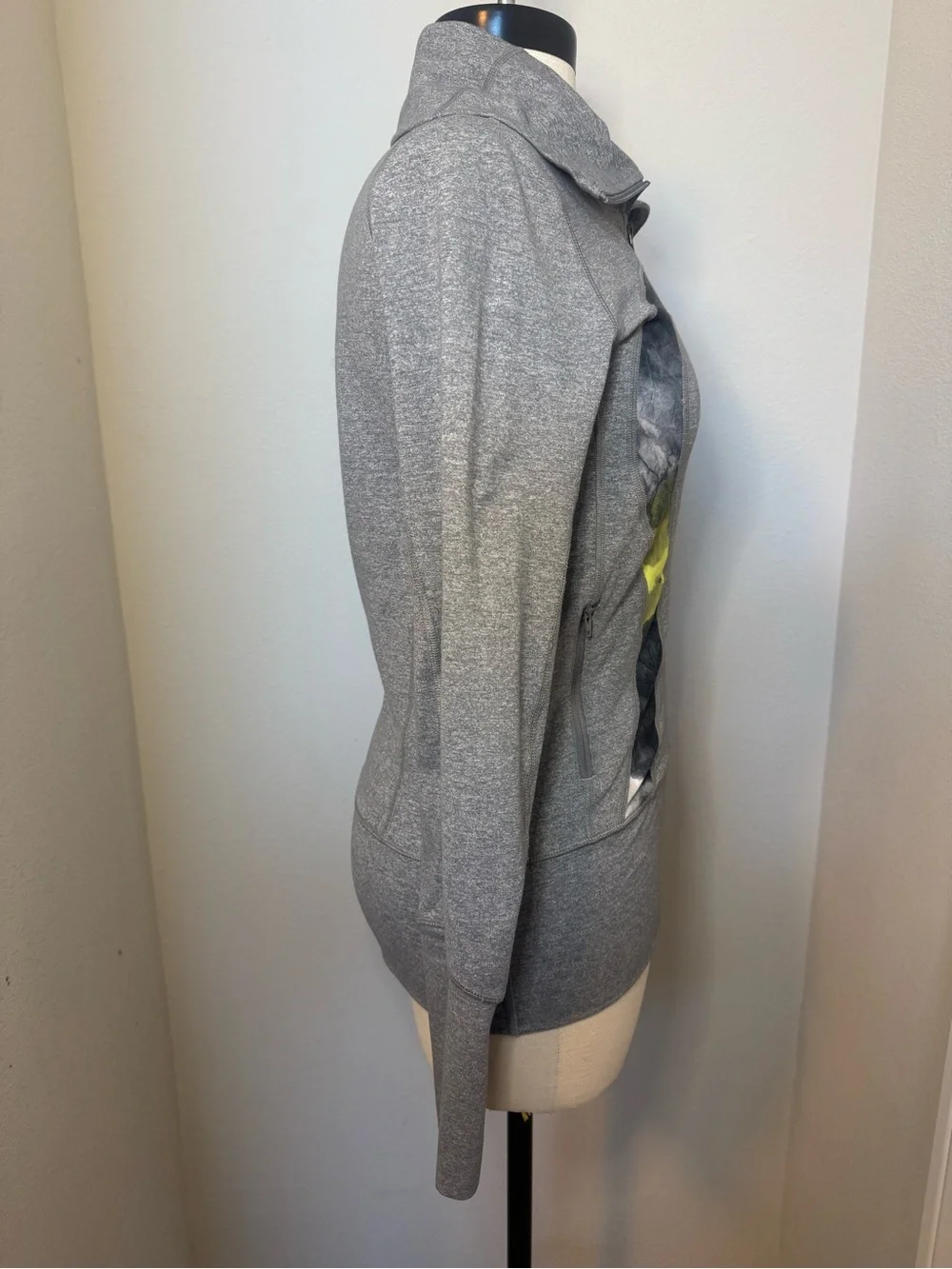 Lululemon In Stride jacket - Picture 3 of 6